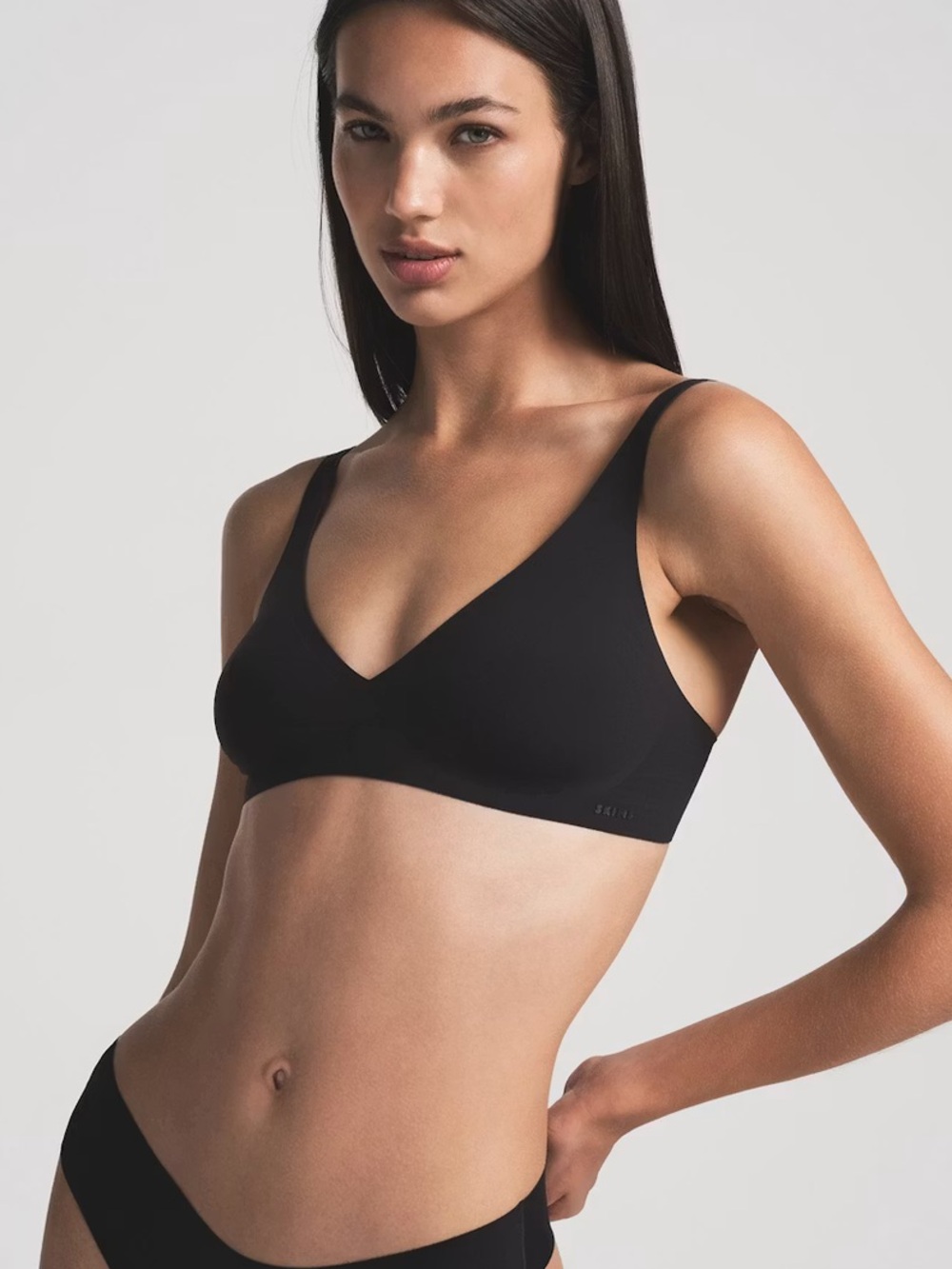 Skims naked pluge bralette
